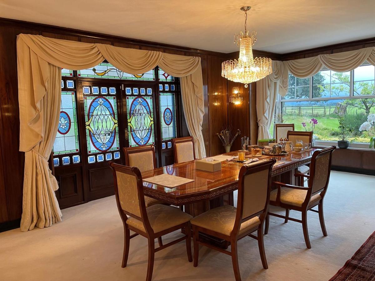 Finn Village Loch Lomond - Black With Private Jacuzzi-style Bath Homestay Drymen